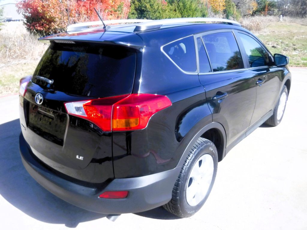 2015 Toyota Rav4 Image 6