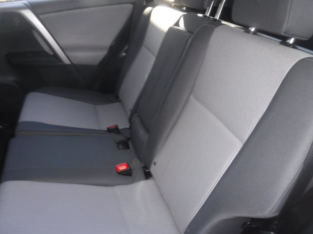 2015 Toyota Rav4 Image 30