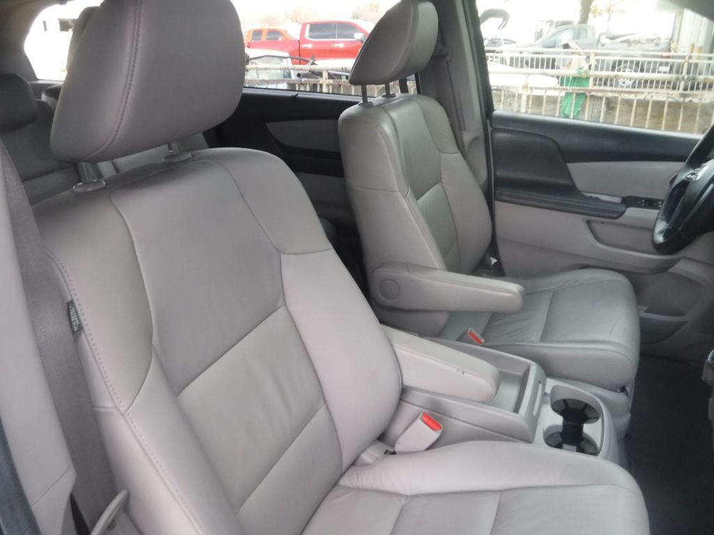2012 Honda Odyssey Image 28