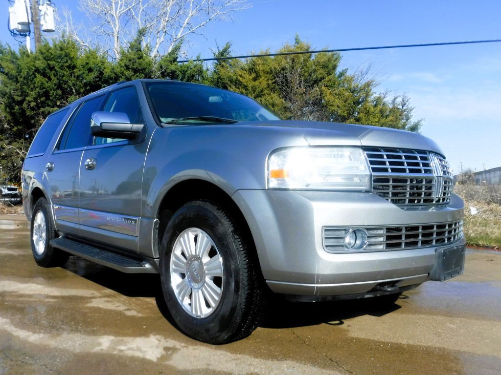 2008 Lincoln Navigator Image 3