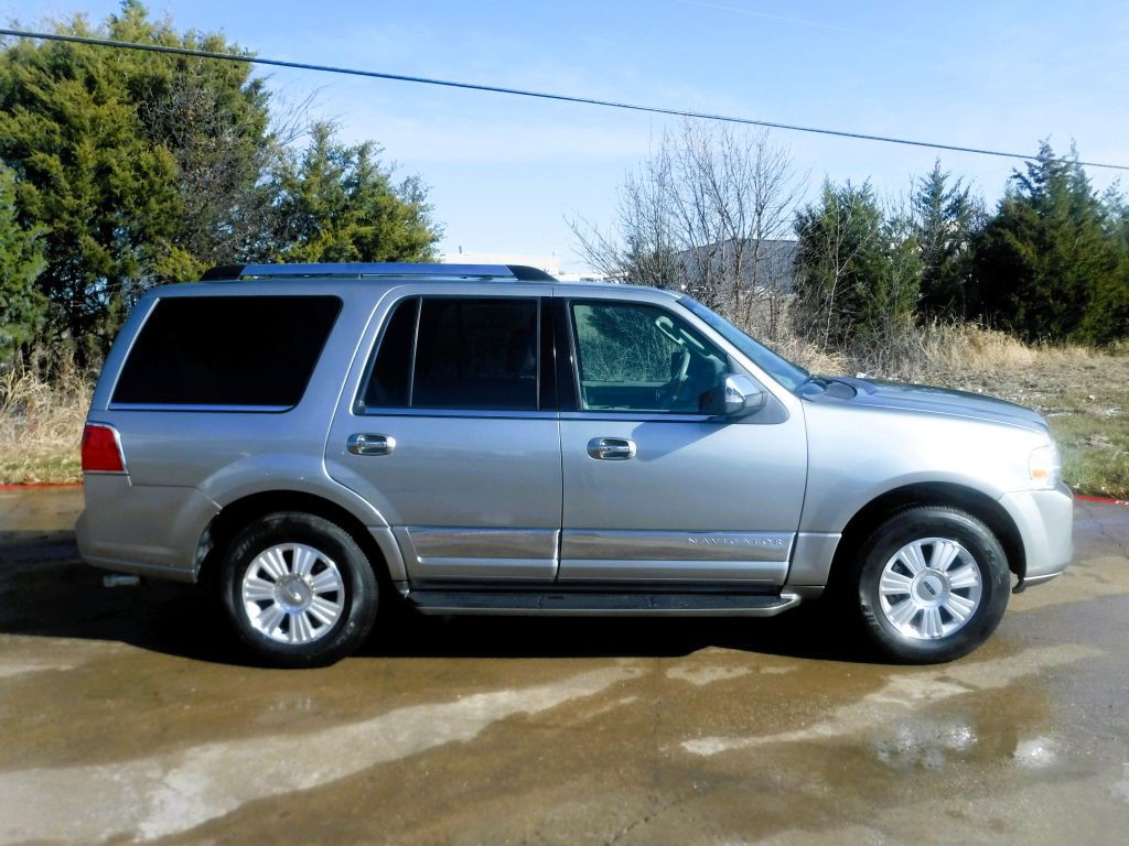 2008 Lincoln Navigator Image 4
