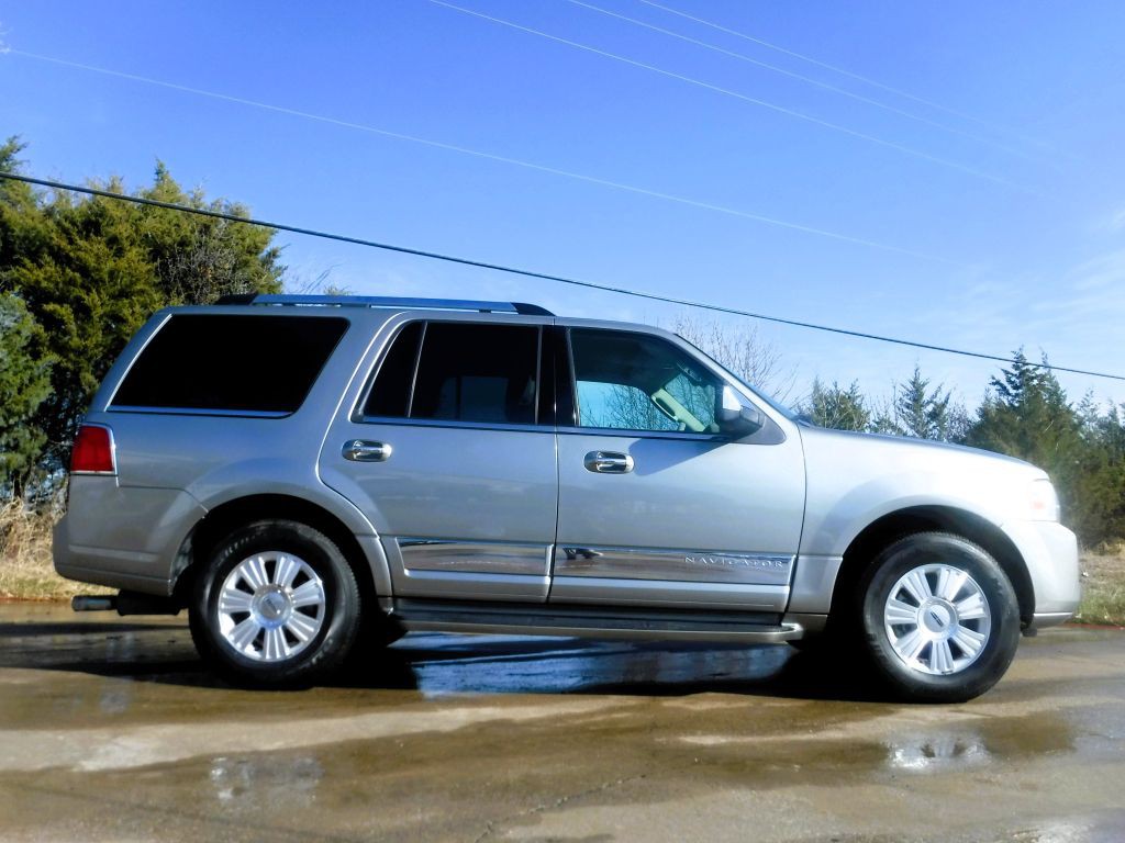 2008 Lincoln Navigator Image 5