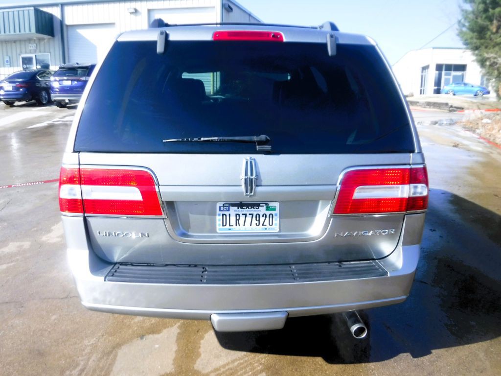 2008 Lincoln Navigator Image 16