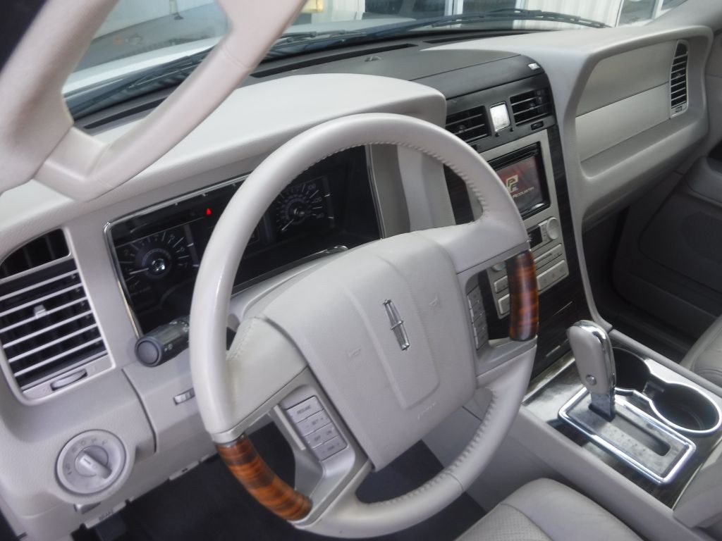 2008 Lincoln Navigator Image 26