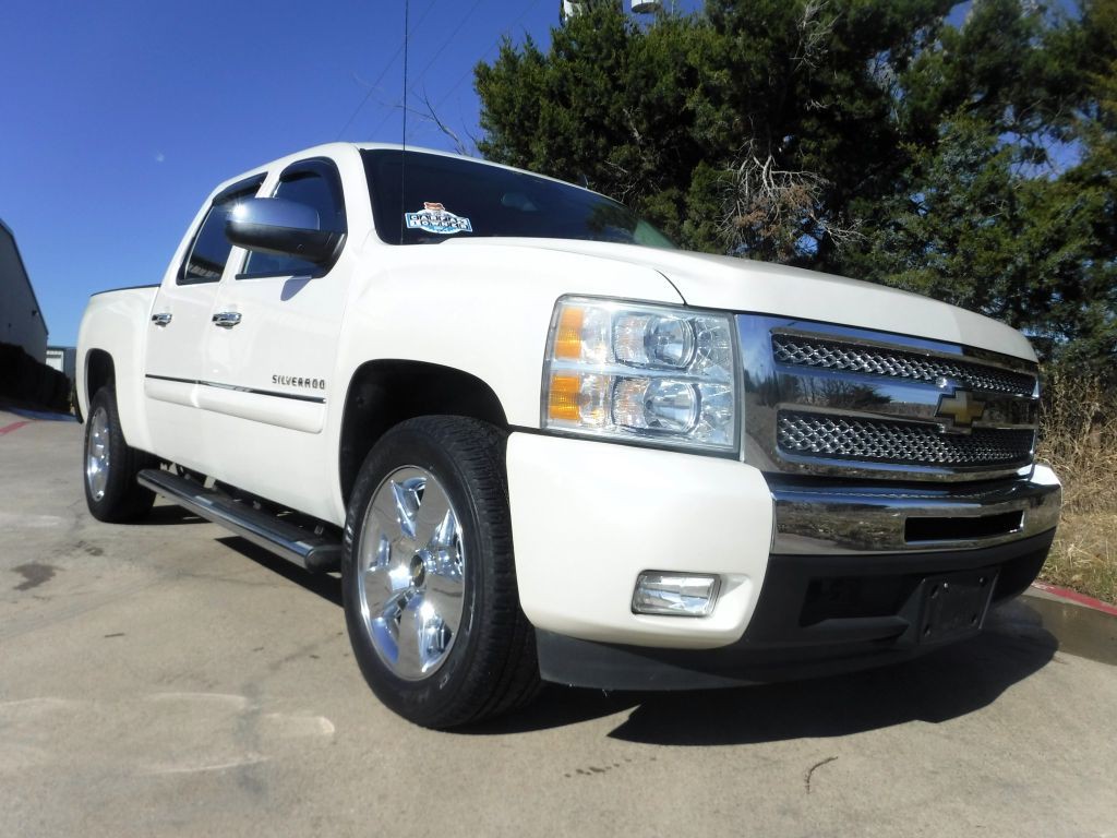 2011 Chevrolet Silverado 1500 Image 3