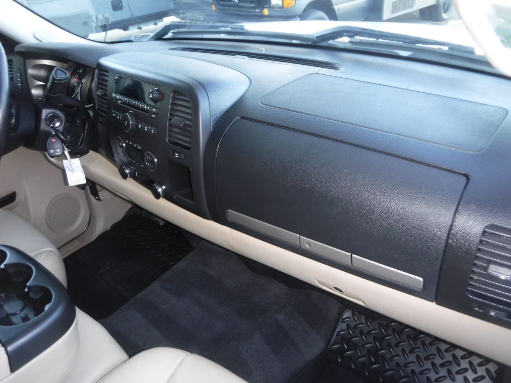 2011 Chevrolet Silverado 1500 Image 32