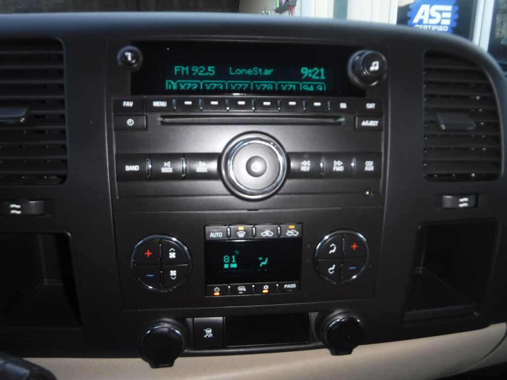 2011 Chevrolet Silverado 1500 Image 37