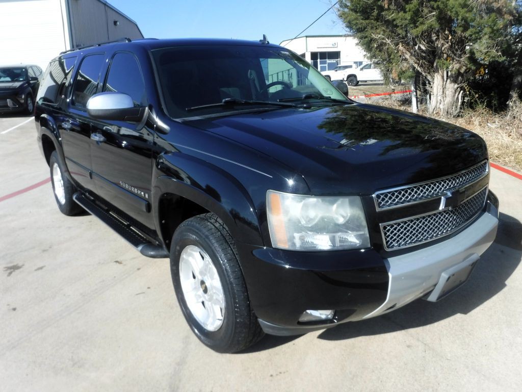 2008 Chevrolet Suburban Image 2