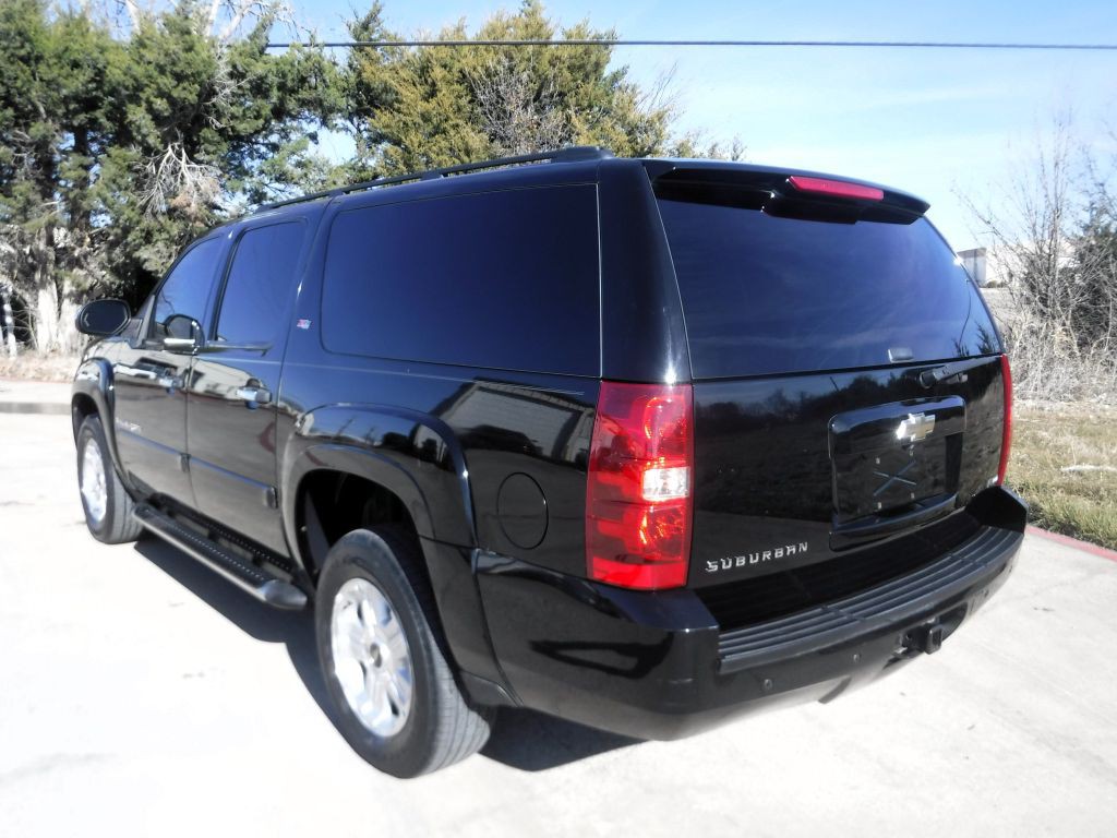 2008 Chevrolet Suburban Image 12