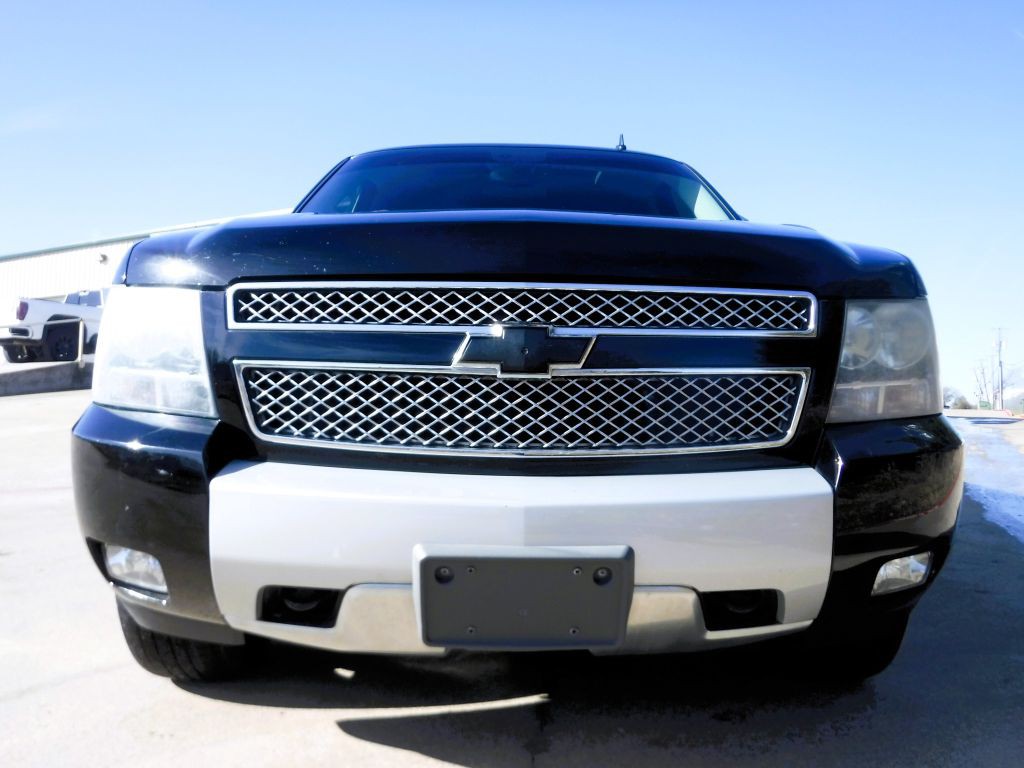 2008 Chevrolet Suburban Image 15