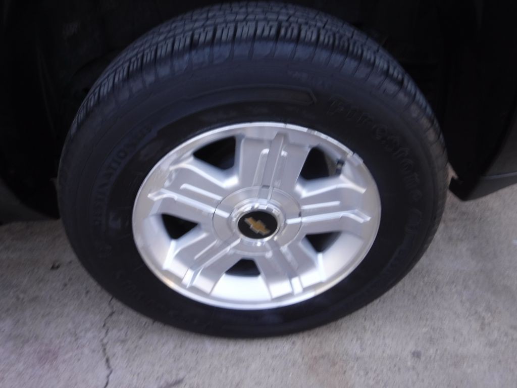 2008 Chevrolet Suburban Image 21