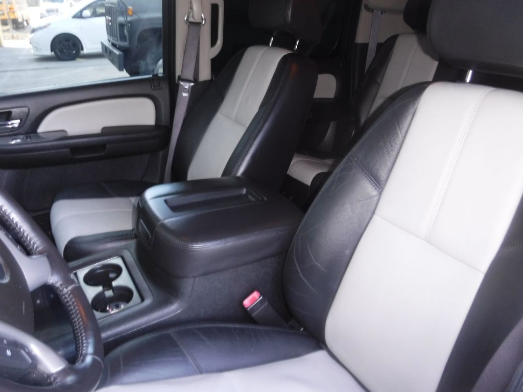 2008 Chevrolet Suburban Image 29