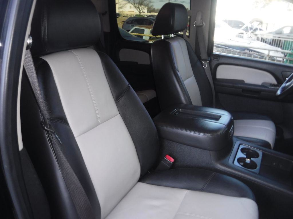 2008 Chevrolet Suburban Image 30