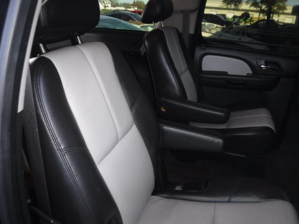 2008 Chevrolet Suburban Image 35