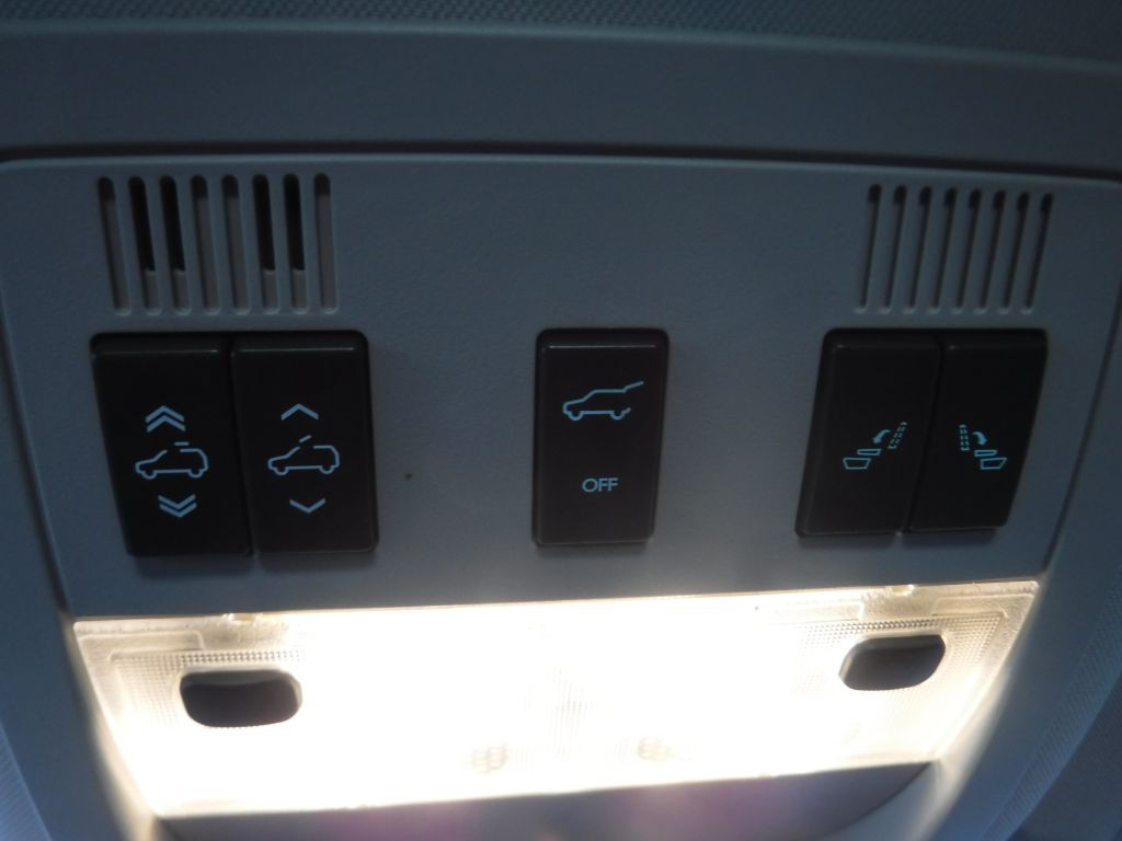 2008 Chevrolet Suburban Image 50