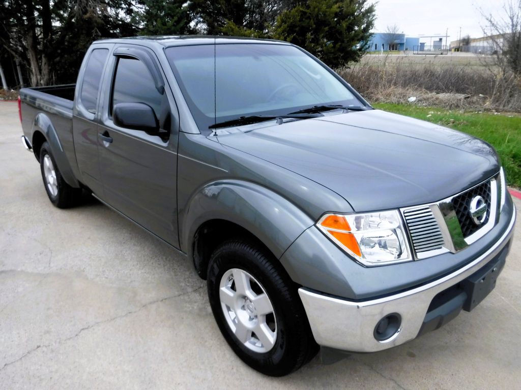 2008 Nissan Frontier Image 2