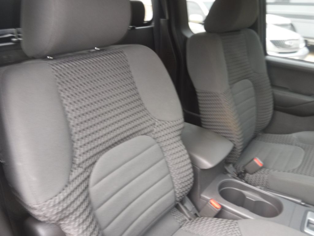 2008 Nissan Frontier Image 32