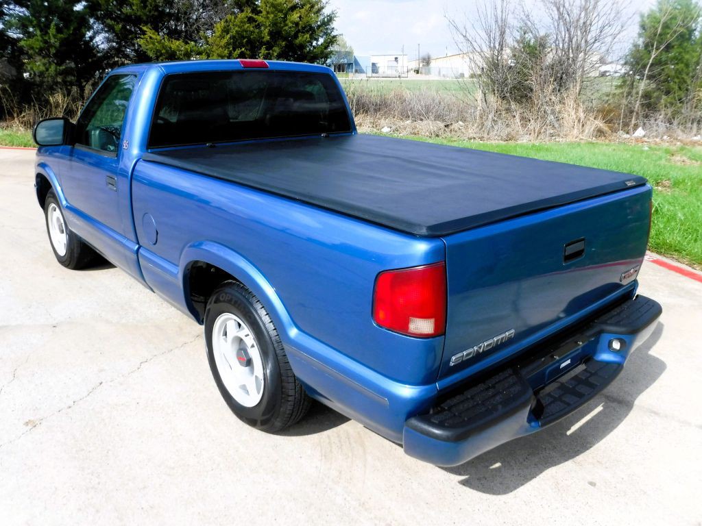 1999 GMC Sonoma Image 12