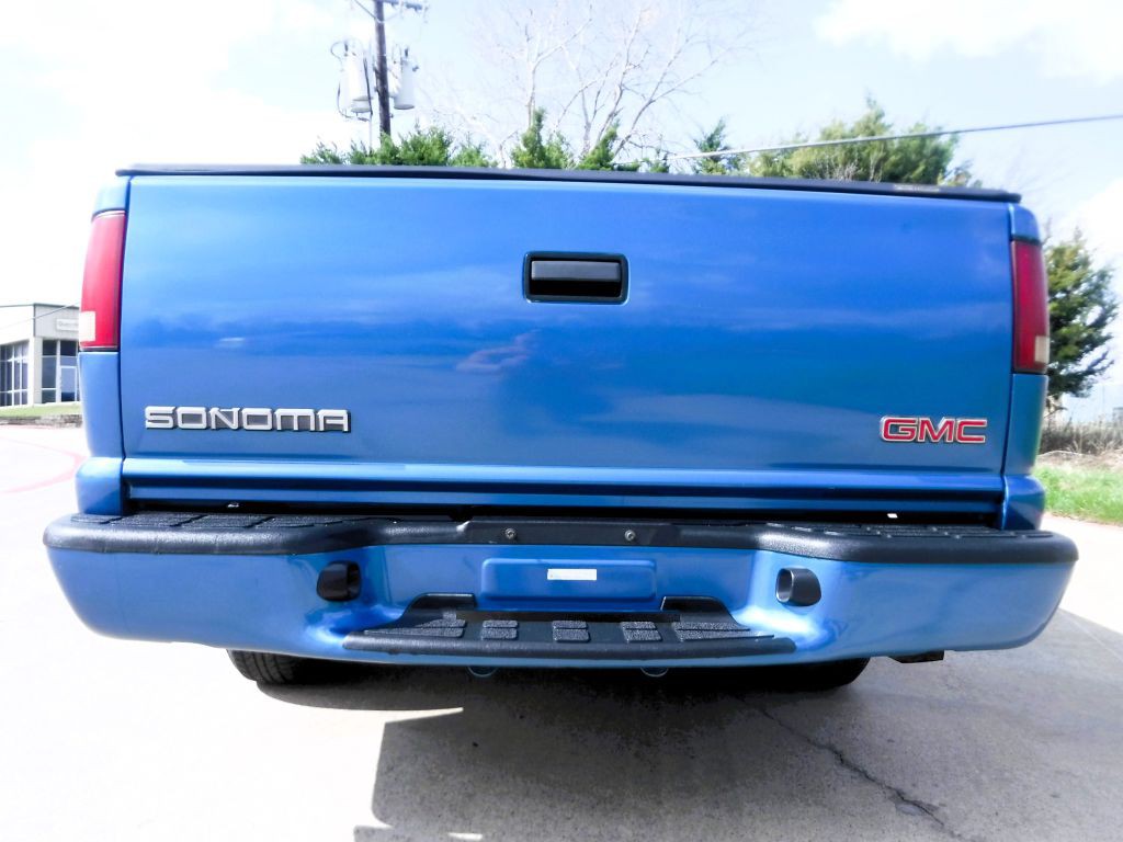 1999 GMC Sonoma Image 17
