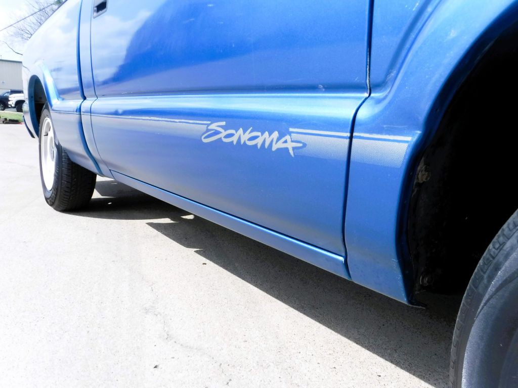 1999 GMC Sonoma Image 20