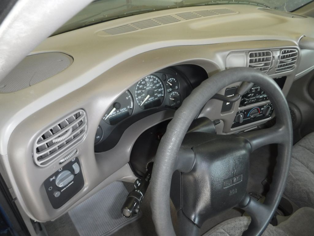 1999 GMC Sonoma Image 32