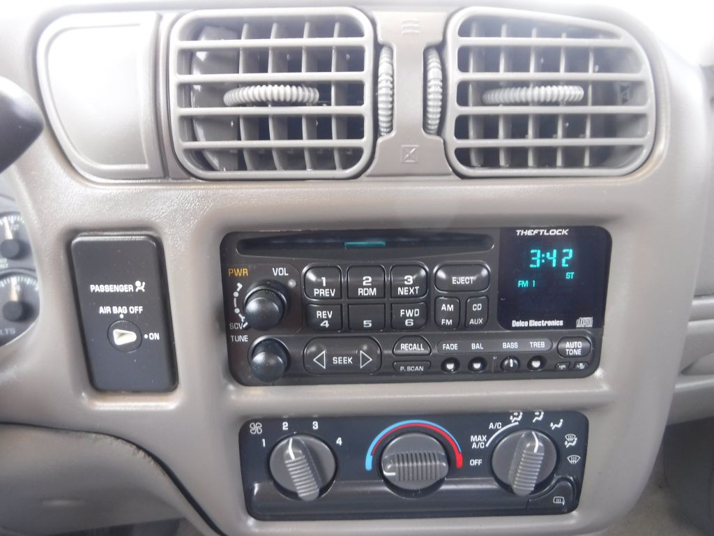 1999 GMC Sonoma Image 34