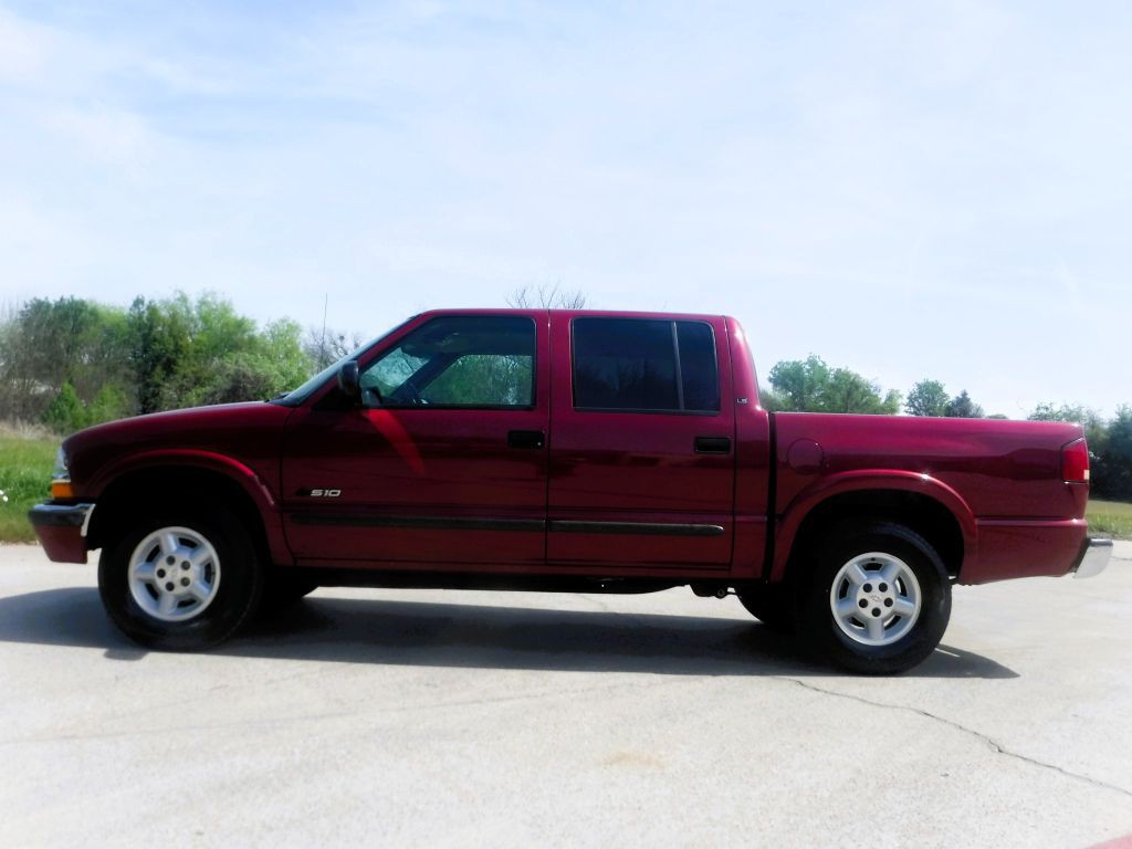 2002 Chevrolet S10 Image 11