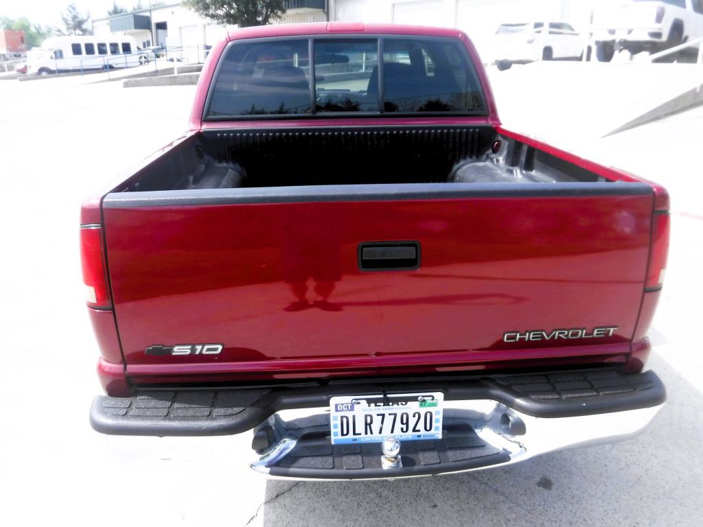 2002 Chevrolet S10 Image 16