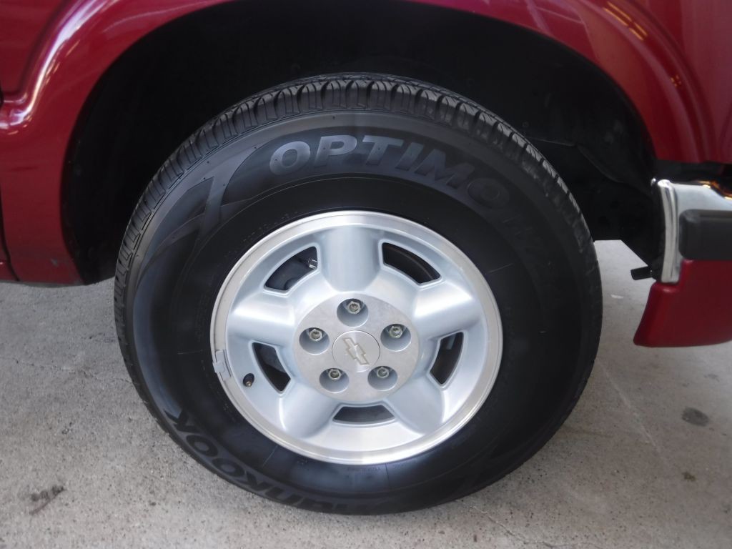 2002 Chevrolet S10 Image 20