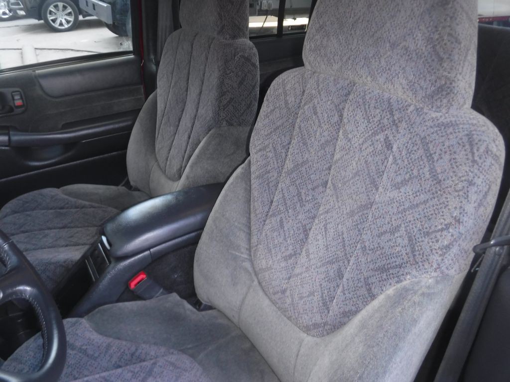 2002 Chevrolet S10 Image 28