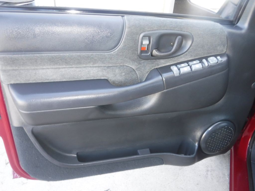 2002 Chevrolet S10 Image 42