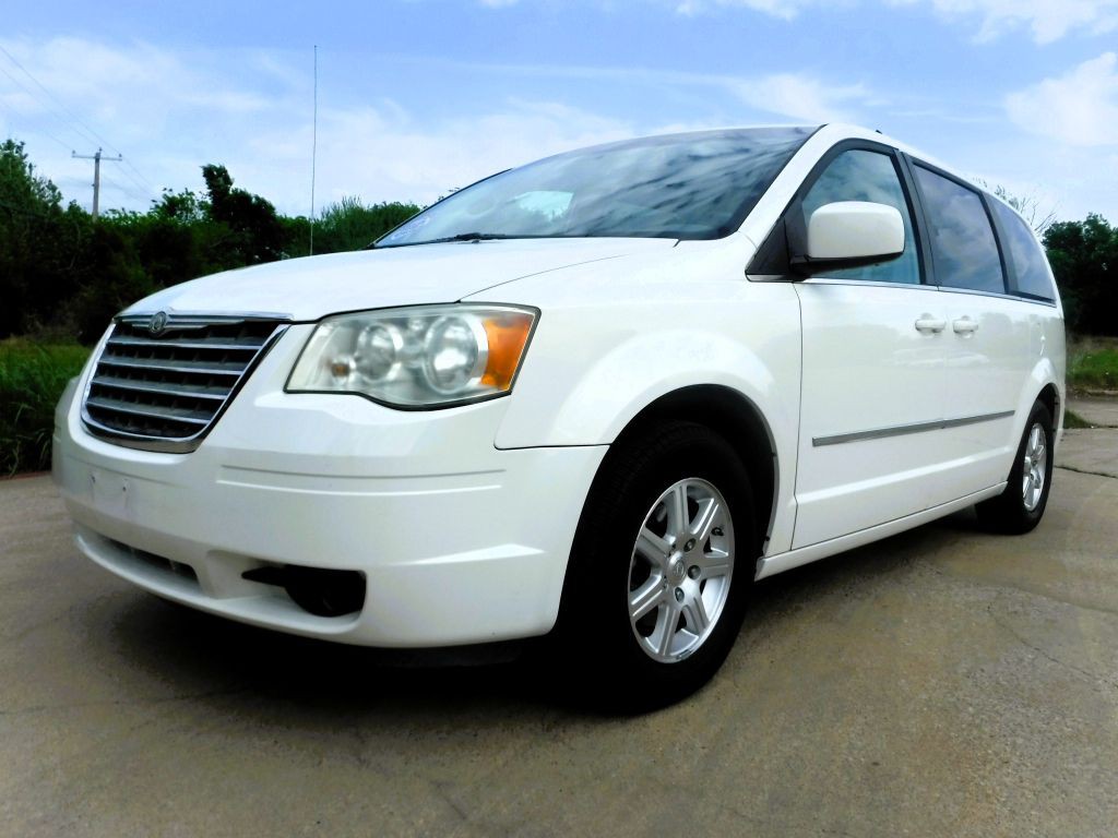2009 Chrysler Town & Country Image 9