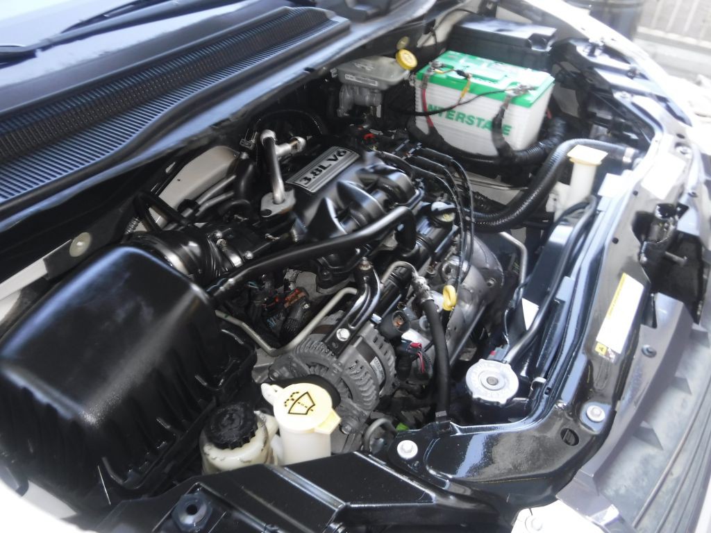 2009 Chrysler Town & Country Image 20