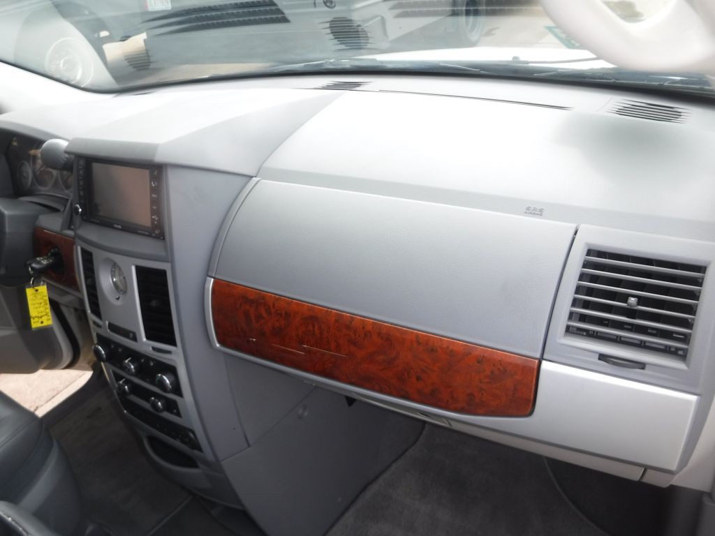 2009 Chrysler Town & Country Image 27