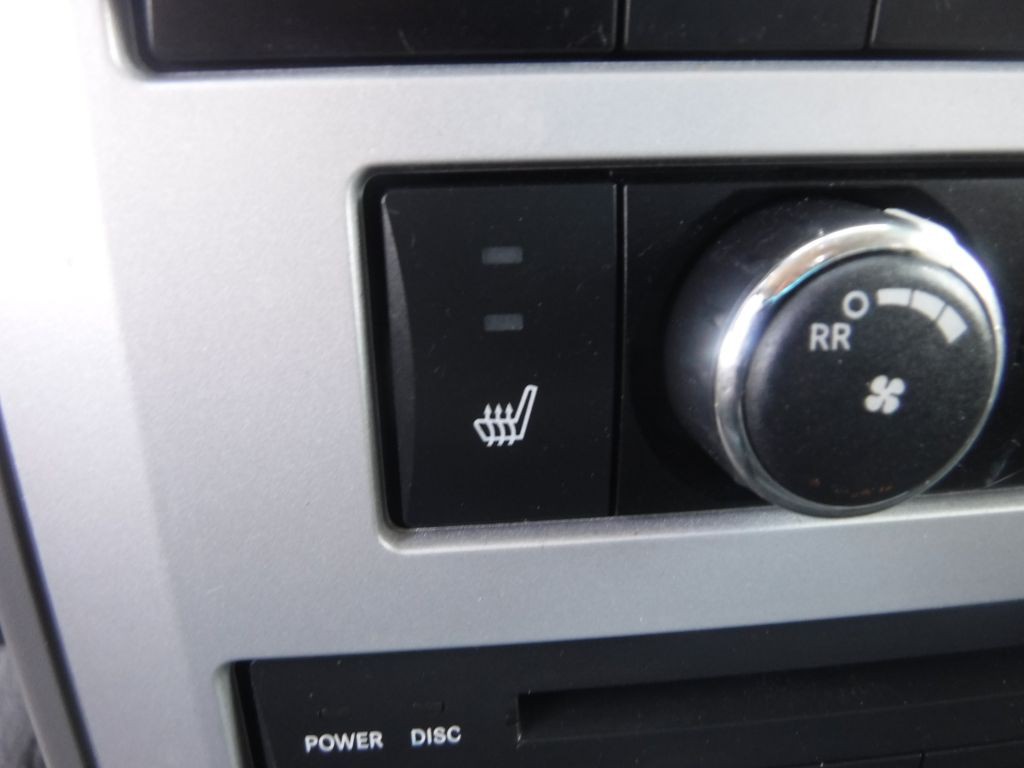 2009 Chrysler Town & Country Image 43