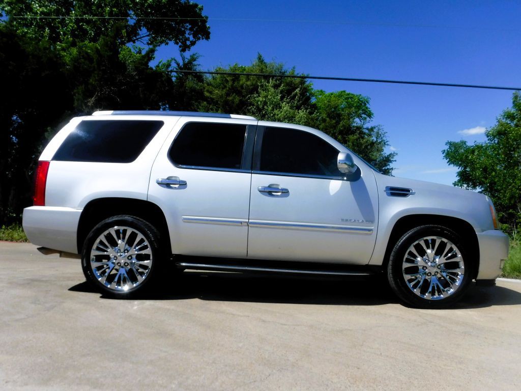 2011 Cadillac Escalade Image 5