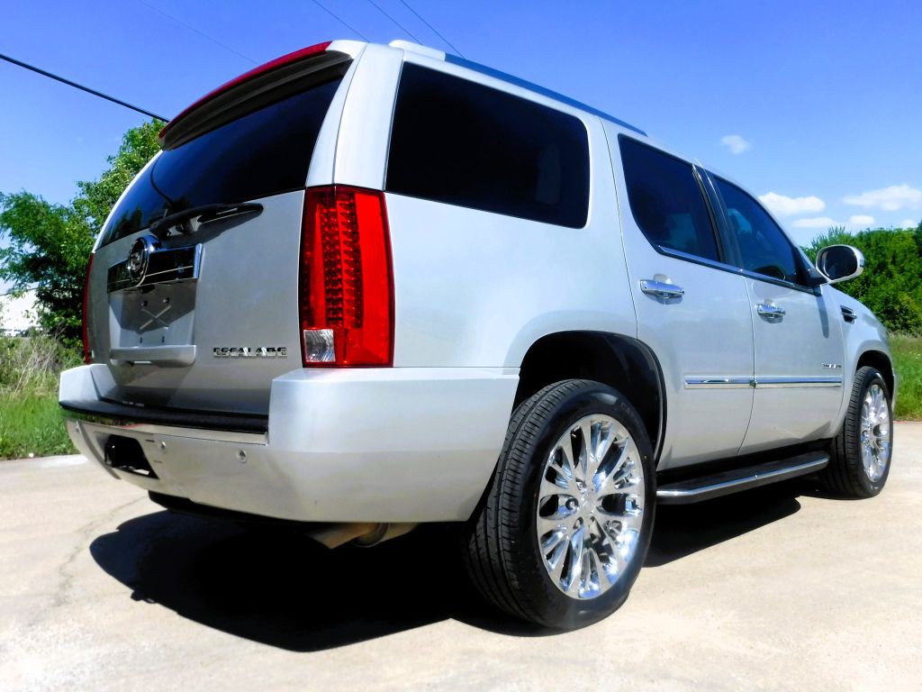 2011 Cadillac Escalade Image 7