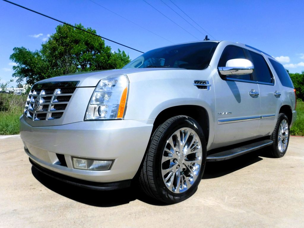 2011 Cadillac Escalade Image 9