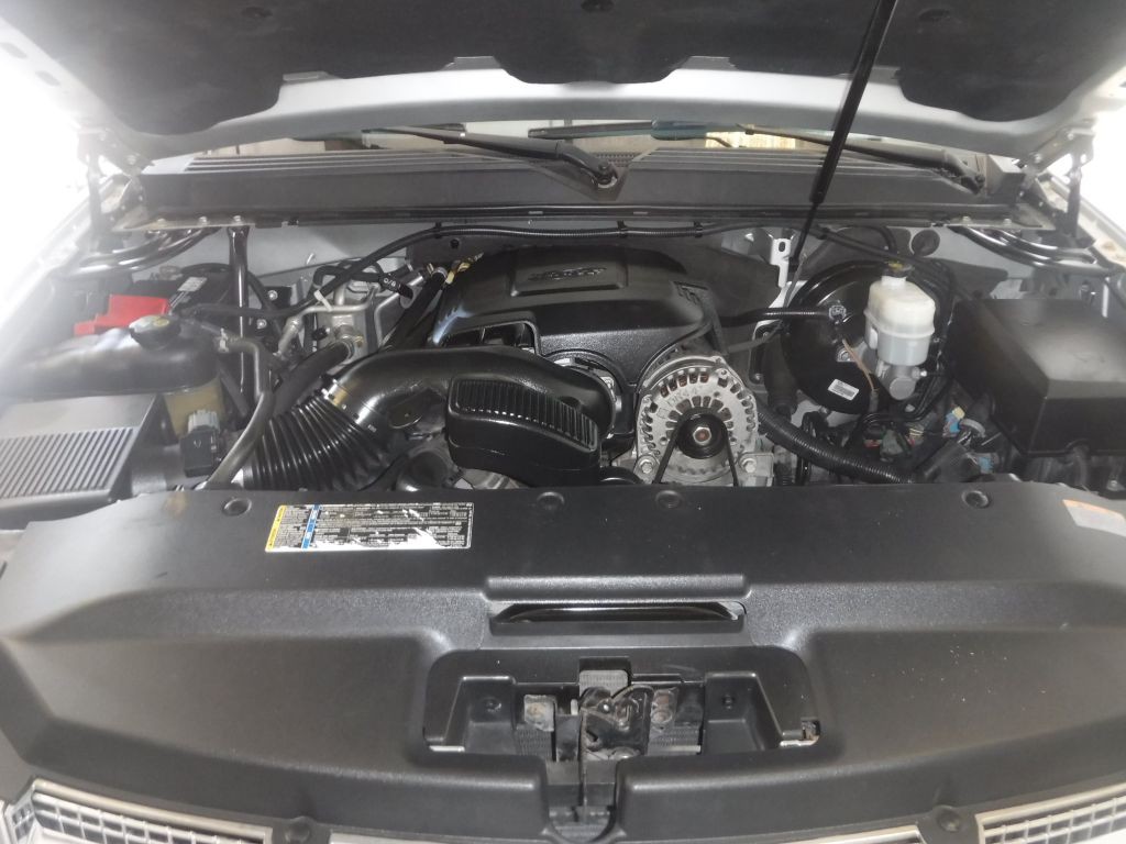 2011 Cadillac Escalade Image 23