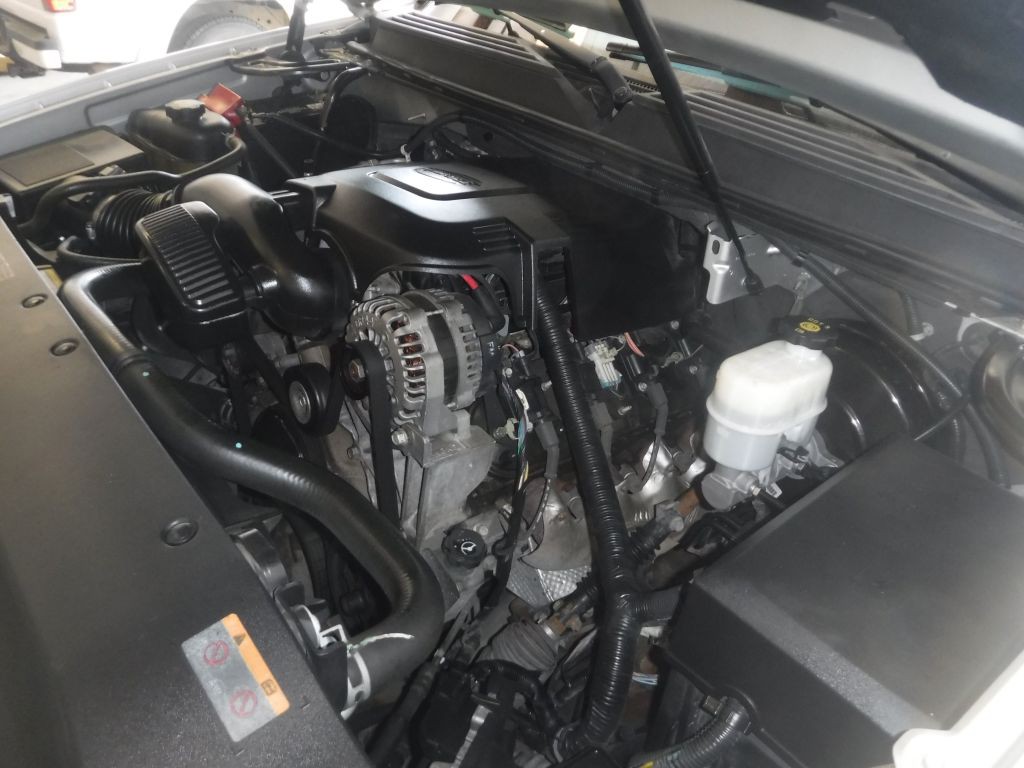 2011 Cadillac Escalade Image 24