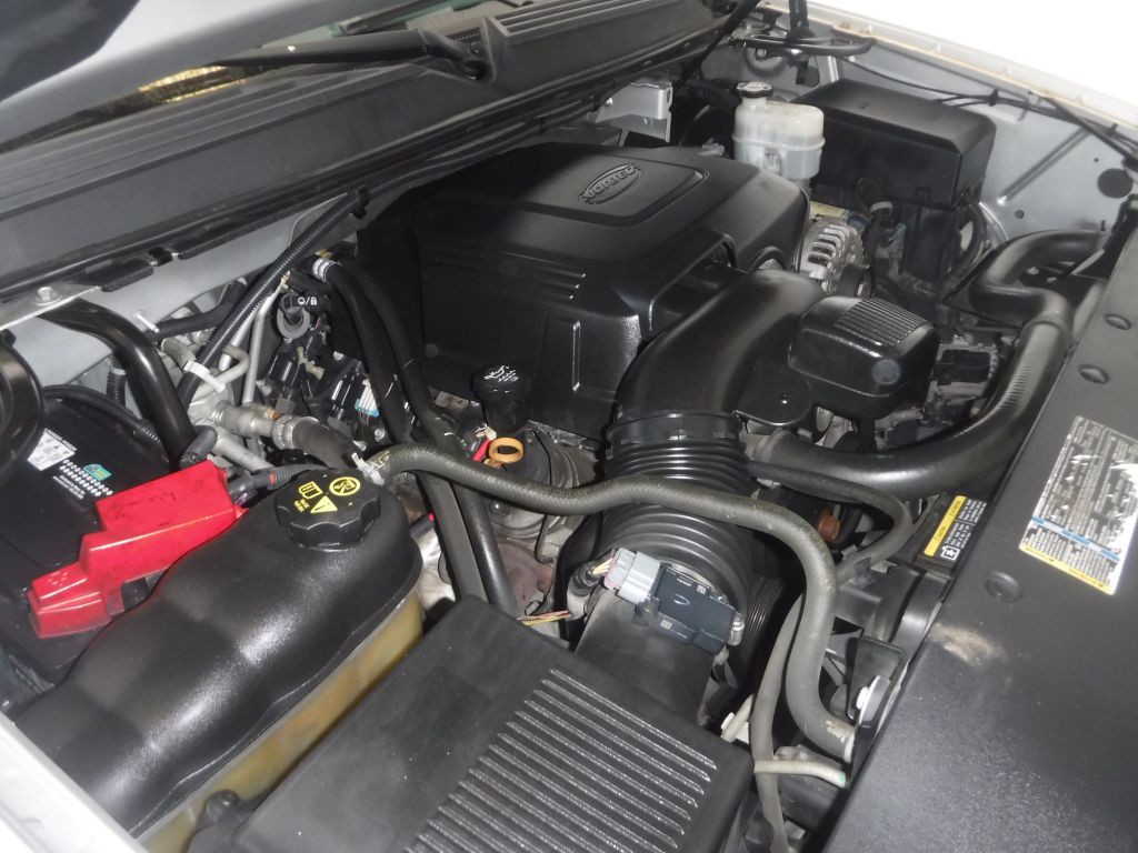 2011 Cadillac Escalade Image 25