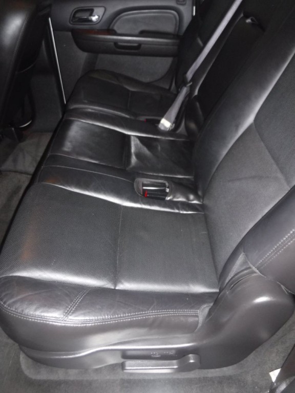 2011 Cadillac Escalade Image 31