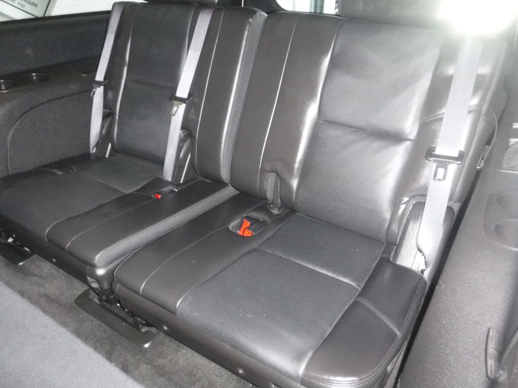 2011 Cadillac Escalade Image 33