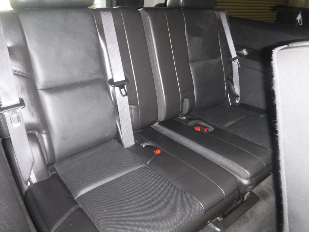 2011 Cadillac Escalade Image 34