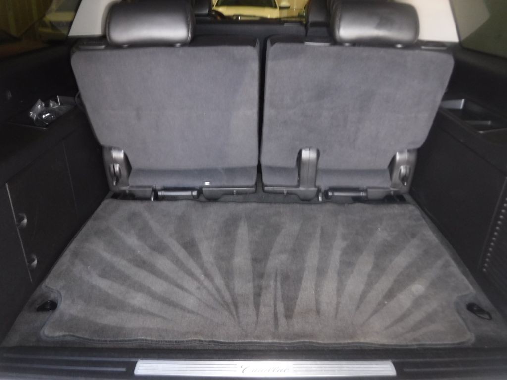 2011 Cadillac Escalade Image 35