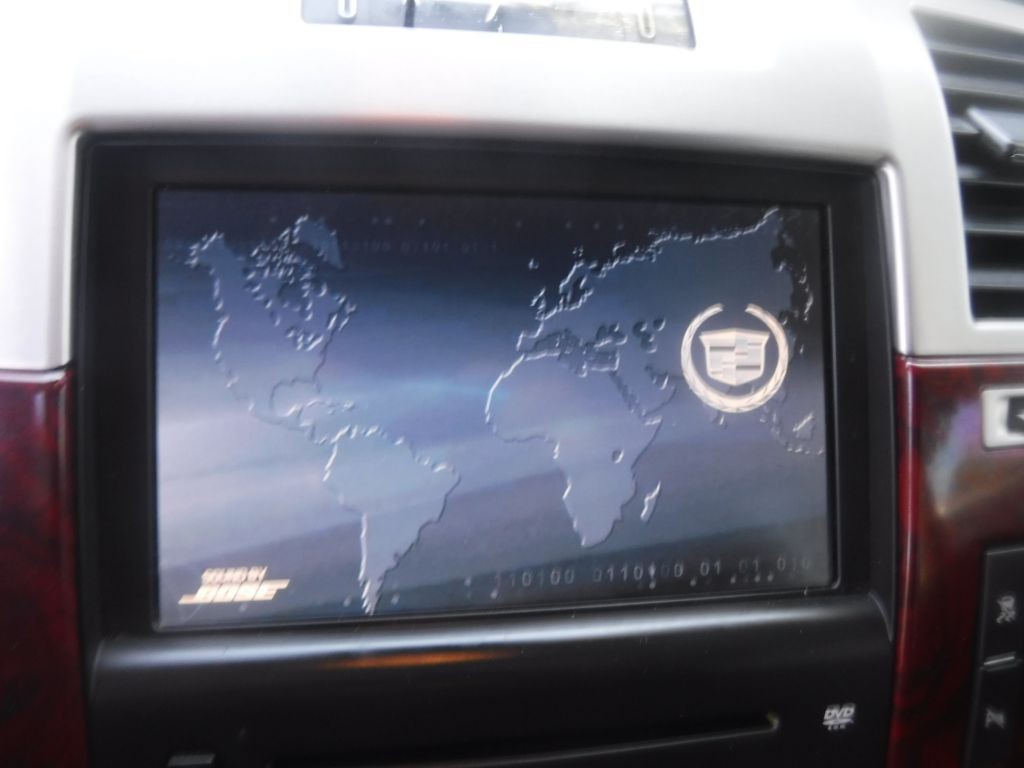 2011 Cadillac Escalade Image 37