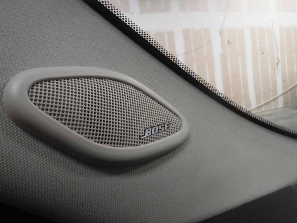 2011 Cadillac Escalade Image 39