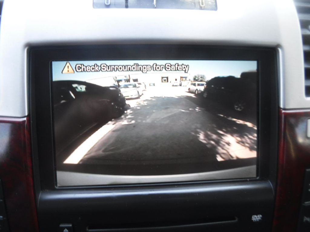 2011 Cadillac Escalade Image 40