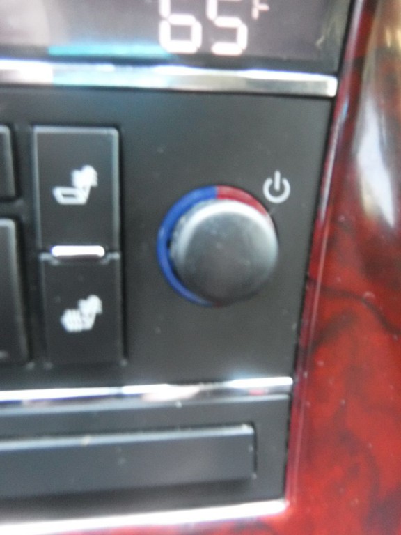 2011 Cadillac Escalade Image 43