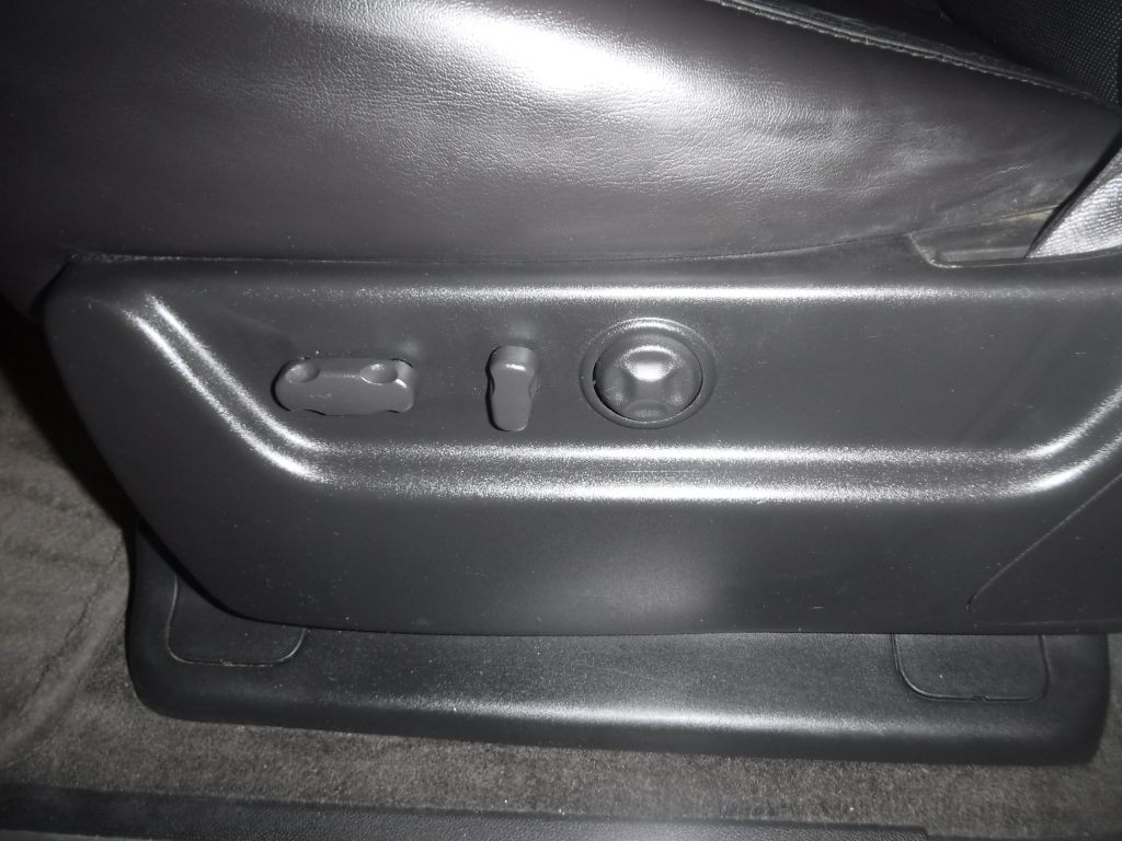 2011 Cadillac Escalade Image 47